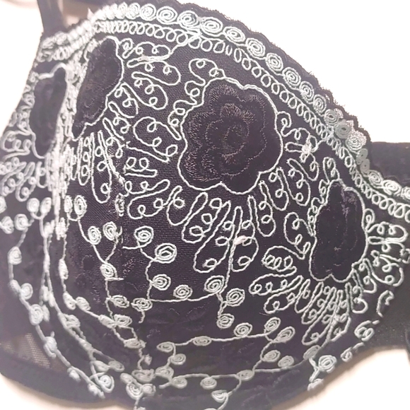 Delicates Intimate Bra Size 36C - Picture 3 of 6